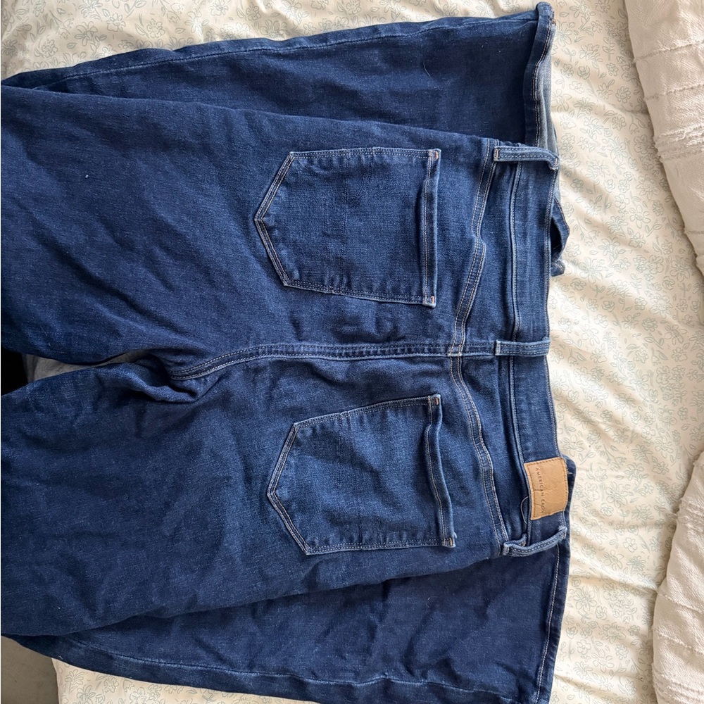 American Eagle Outfitters Women's Deep Indigo flared Jeans - Picture 4 of 4